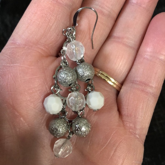 NWT White & Silver Tone Glittery Chandelier Style Pierced Earrings! - Picture 3 of 3